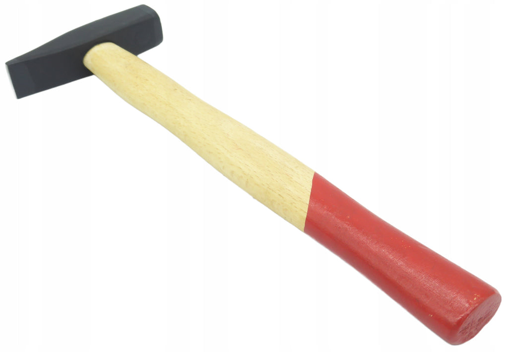 MŁOTEK ŚLUSARSKI KUTY 100g Z DREWNIANYM LAKIEROWANYM TRZONKIEM WARSZTATOWY